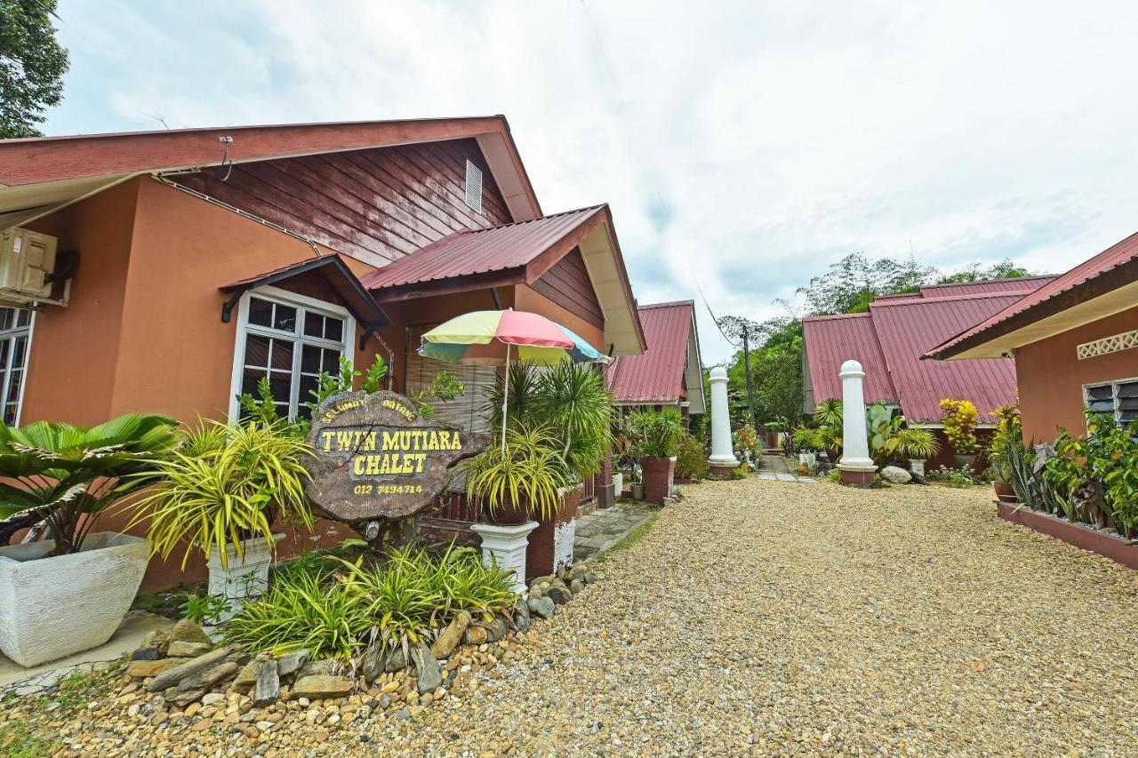 Oyo 90642 Twin Mutiara Chalet & Homestay Jeli Extérieur photo