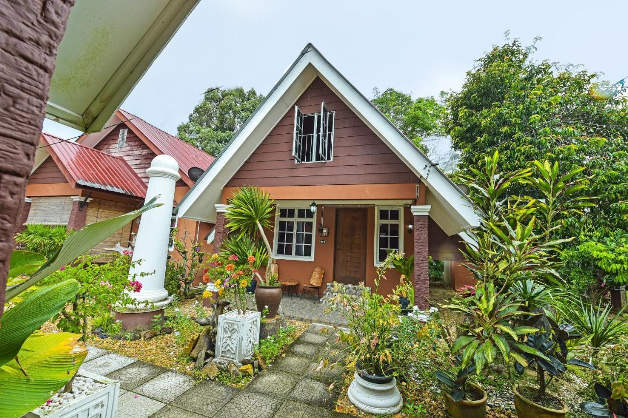 Oyo 90642 Twin Mutiara Chalet & Homestay Jeli Extérieur photo