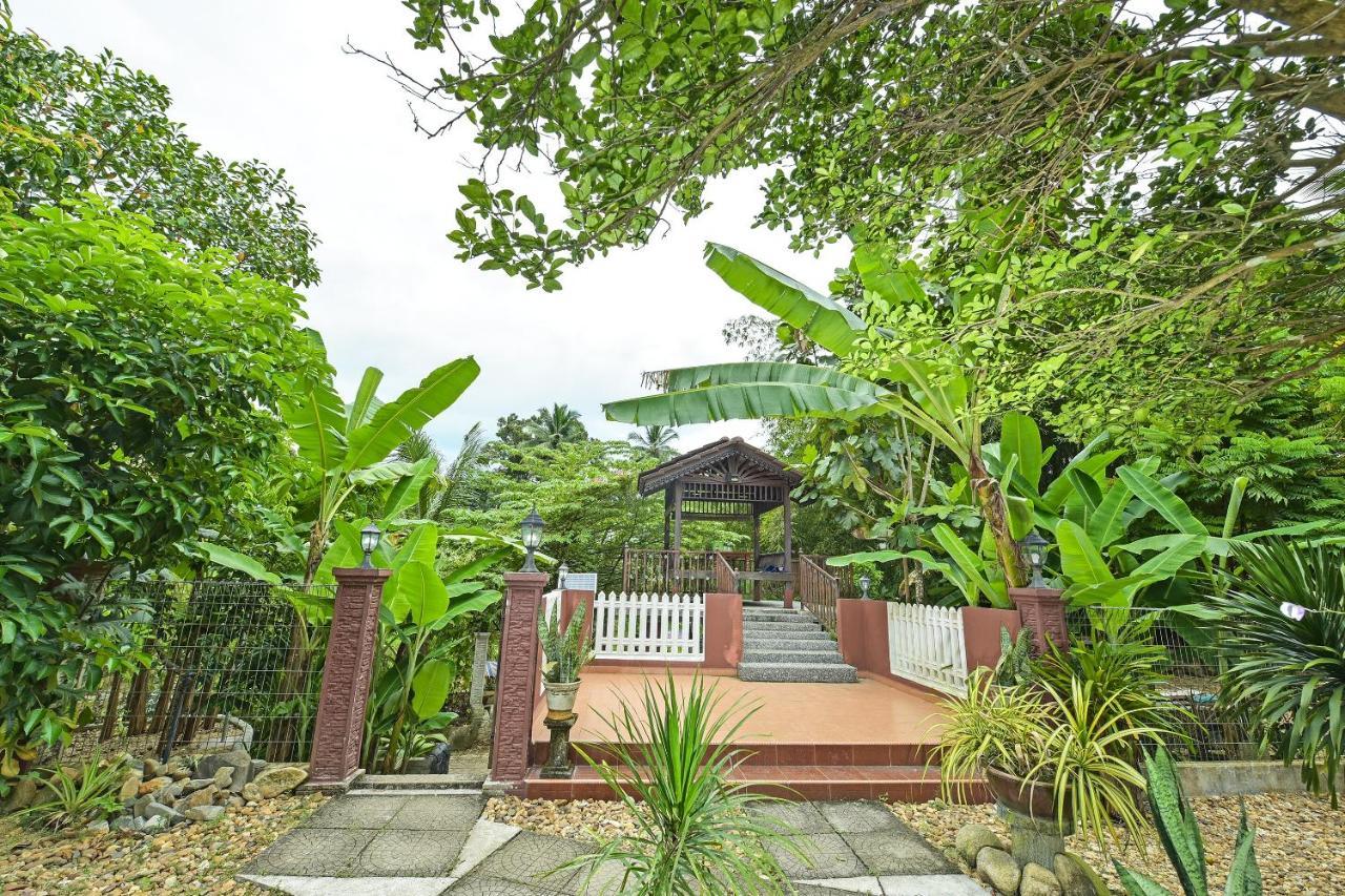 Oyo 90642 Twin Mutiara Chalet & Homestay Jeli Extérieur photo