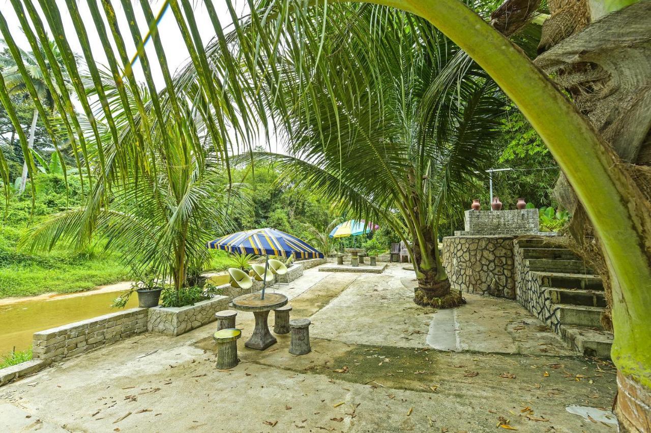 Oyo 90642 Twin Mutiara Chalet & Homestay Jeli Extérieur photo