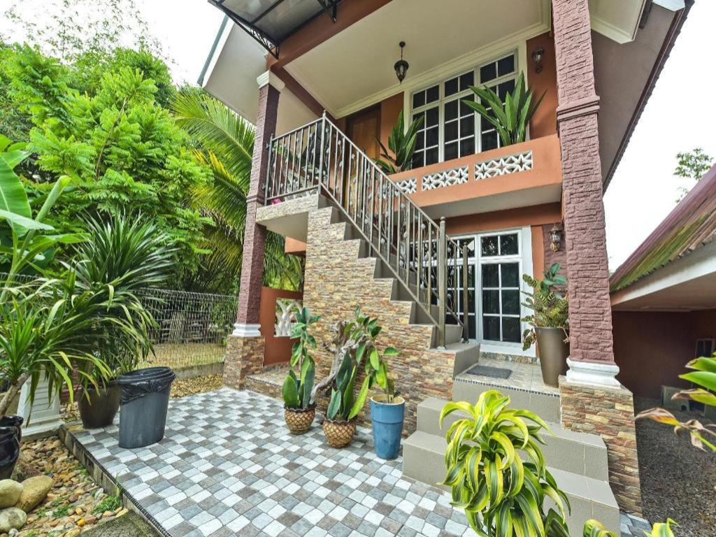 Oyo 90642 Twin Mutiara Chalet & Homestay Jeli Extérieur photo