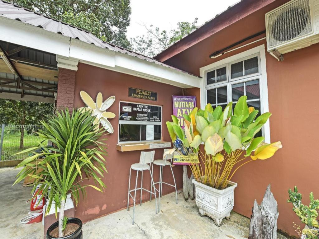 Oyo 90642 Twin Mutiara Chalet & Homestay Jeli Extérieur photo